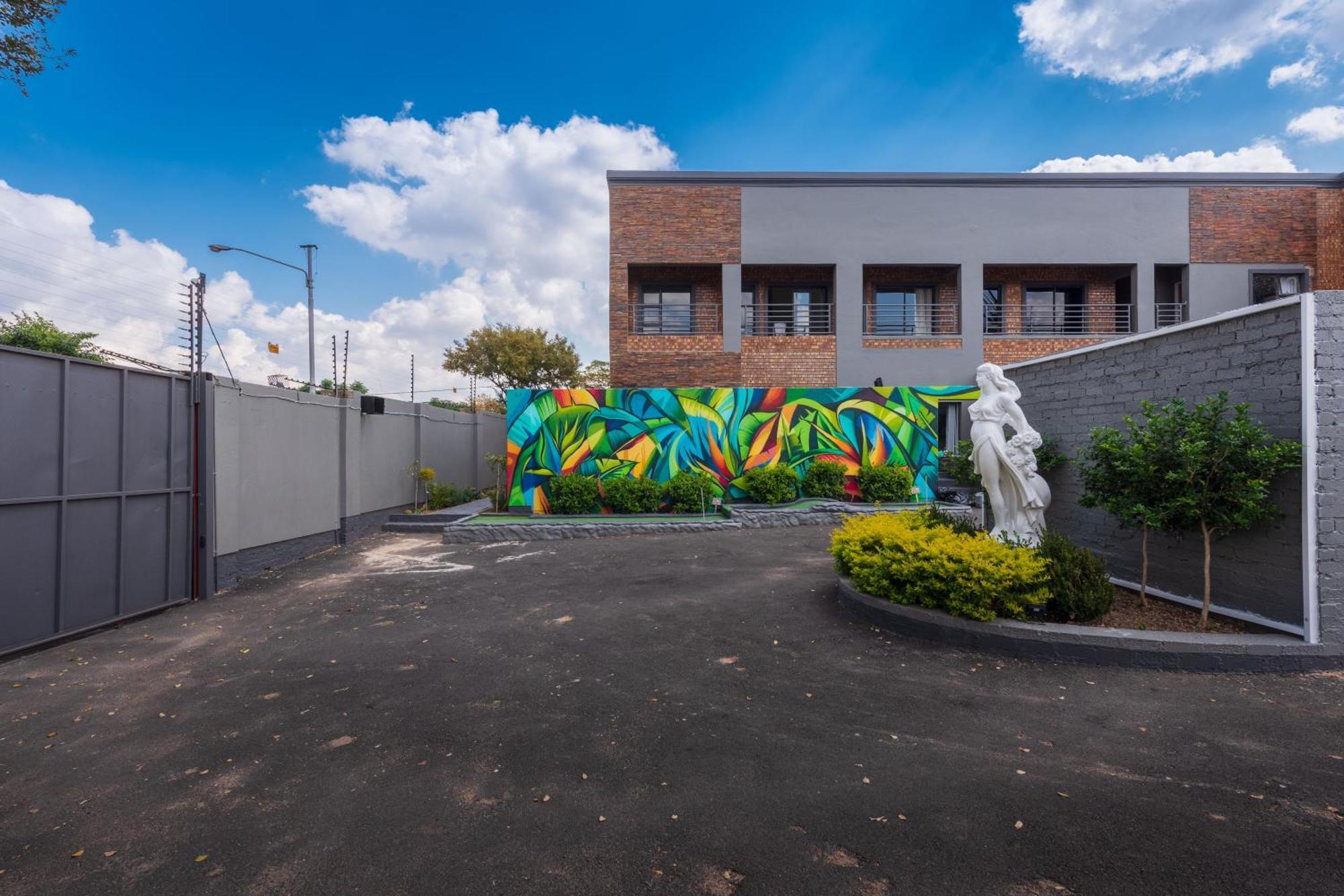 Evans Village - Apartments & Spa Johannesburg Exterior photo